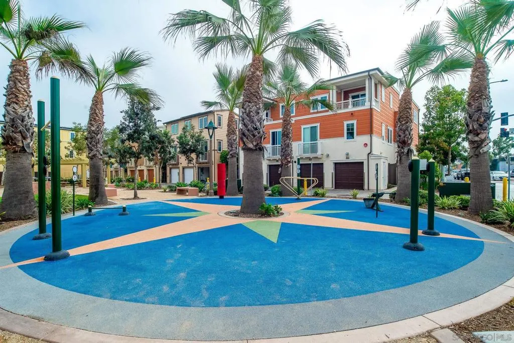 807 Santa Barbara Pl, San Diego, California 92109 home-pic-45